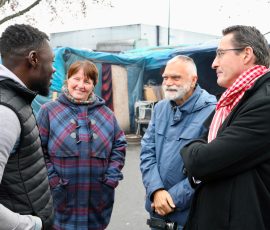 Avec les travailleurs sans-papiers Chronopost · Alfortville (crédits : Alioune Ba / Ville d'Alfortville) Avec les travailleurs sans-papiers Chronopost · Alfortville (crédits : Alioune Ba / Ville d'Alfortville)