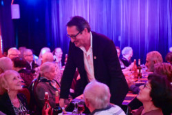 Sortie avec les Séniors d'Alfortville au cabaret · Alfortville (crédits : Sébastien Andréani/Ville d'Alfortville) Sortie avec les Séniors d'Alfortville au cabaret · Alfortville (crédits : Sébastien Andréani/Ville d'Alfortville)